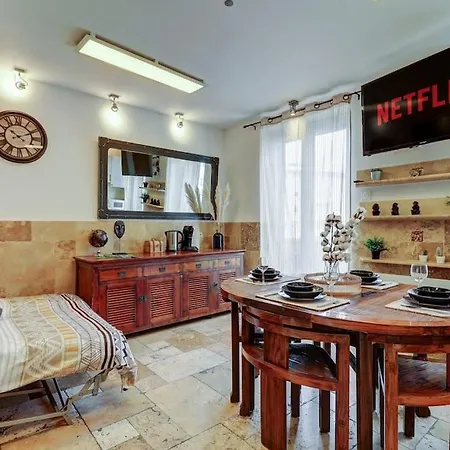 La Safari - Bourroches I Tram & Familial Appartement *