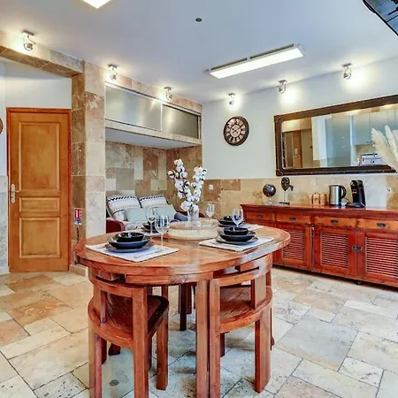 Appartement La Safari - Bourroches I Tram & Familial Dijon